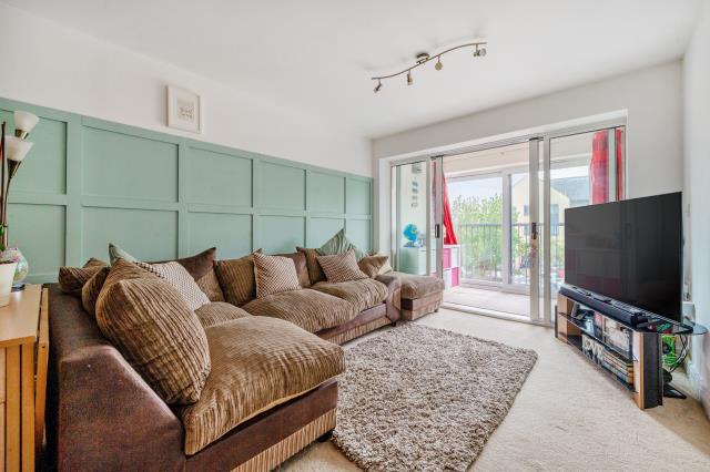 Thornhill Close, Carterton photo 3