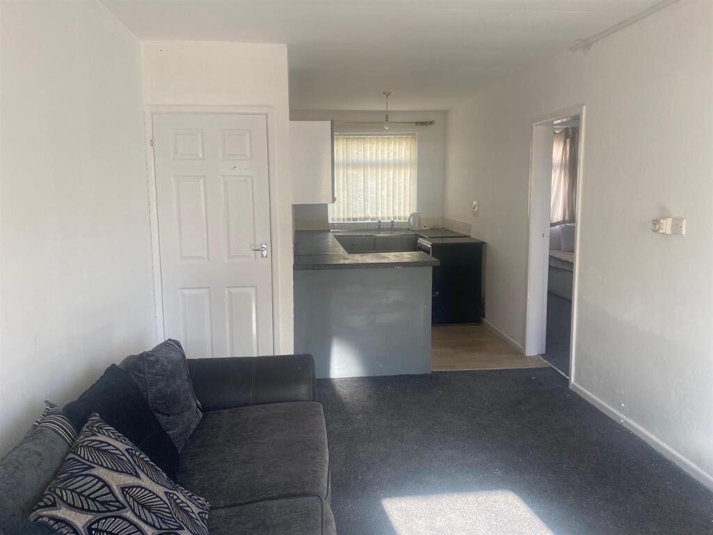 Apartment in Preston - View 3