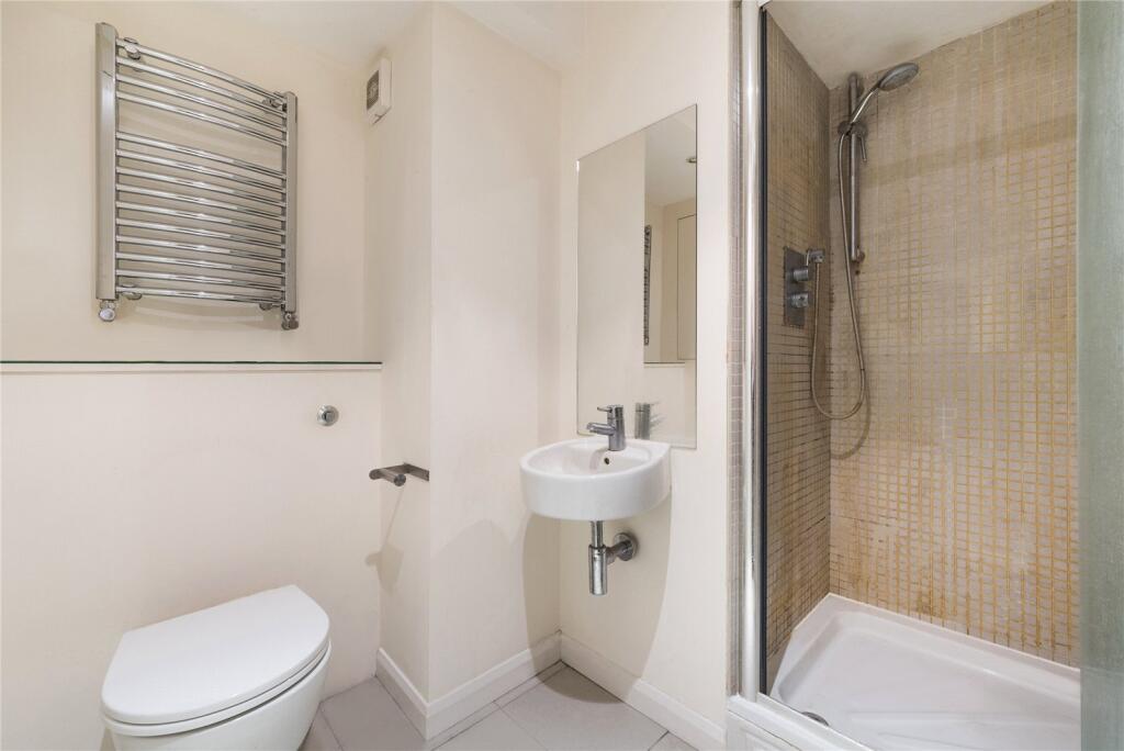 3 bedroom mews property for rent