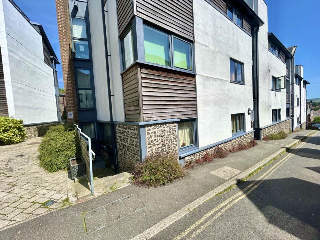 Studio flat on The Printworks, Lewes, £299,950