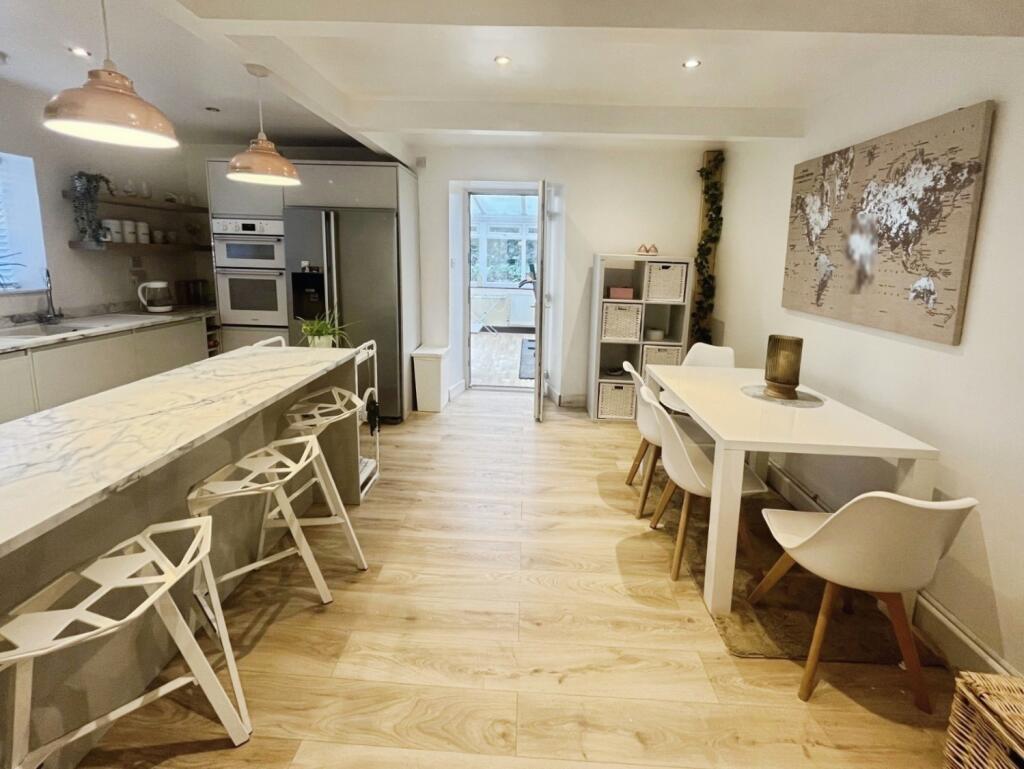 House in High Peak, Simmondley - View 4