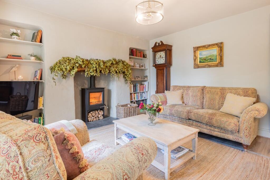 House in Grange-over-Sands, Westmorland and Furness - More