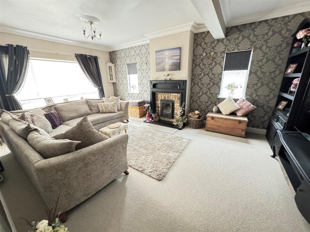 House in Rochford, Hockley - View 5