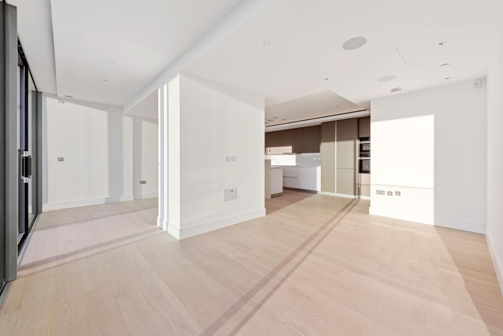 Main image of property: Bollinder Place, Carrara Tower, EC1V