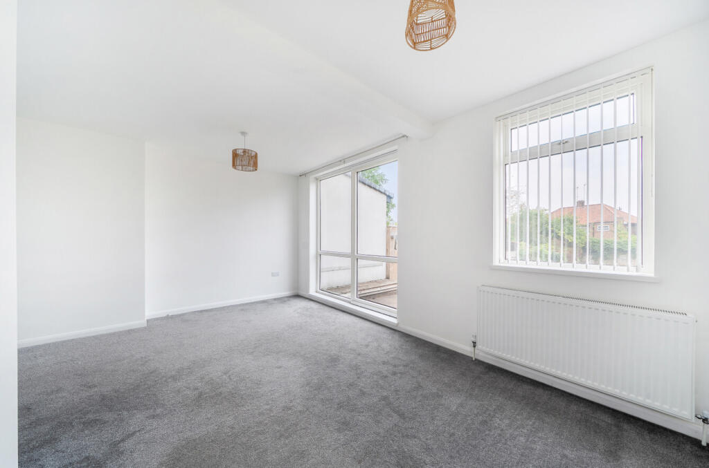 House in Hull - View 3