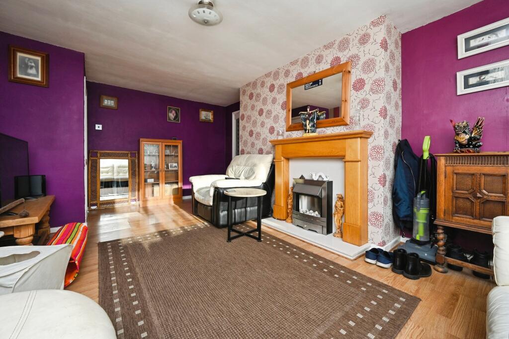 Derwent Drive, Alfreton, DE55 photo 2