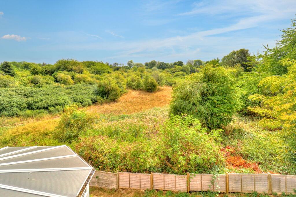 House in Lane End, Buckinghamshire - View 4
