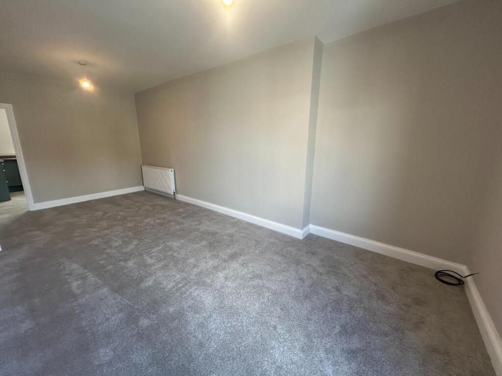 Apartment in Torquay - More