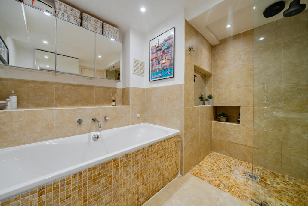 Apartment in London - View 5