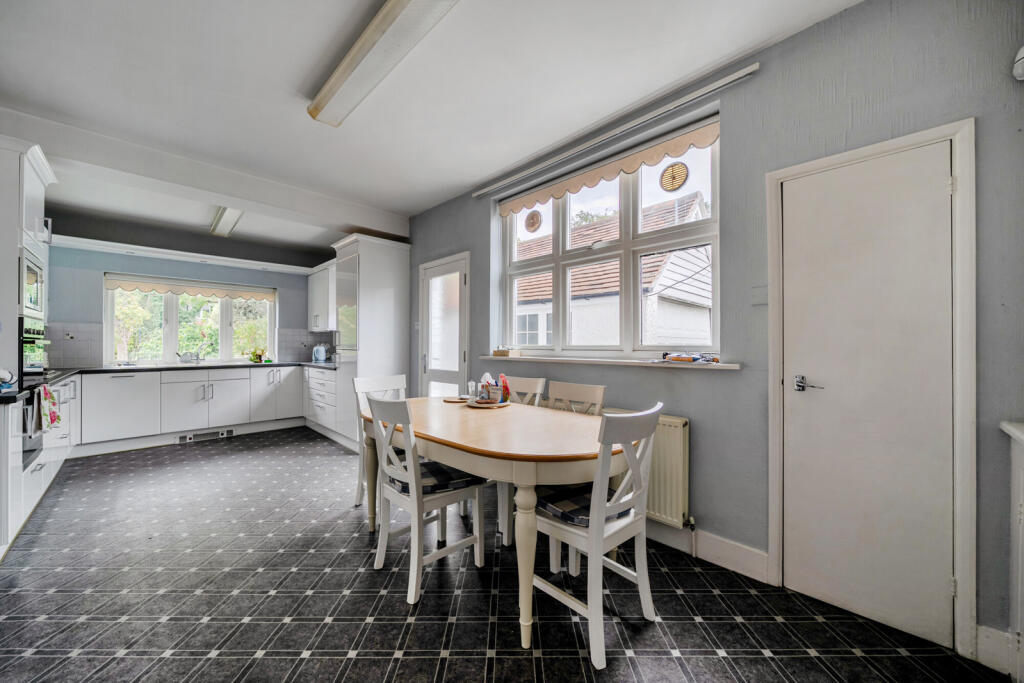 House in Slough, Gerrards Cross - View 5
