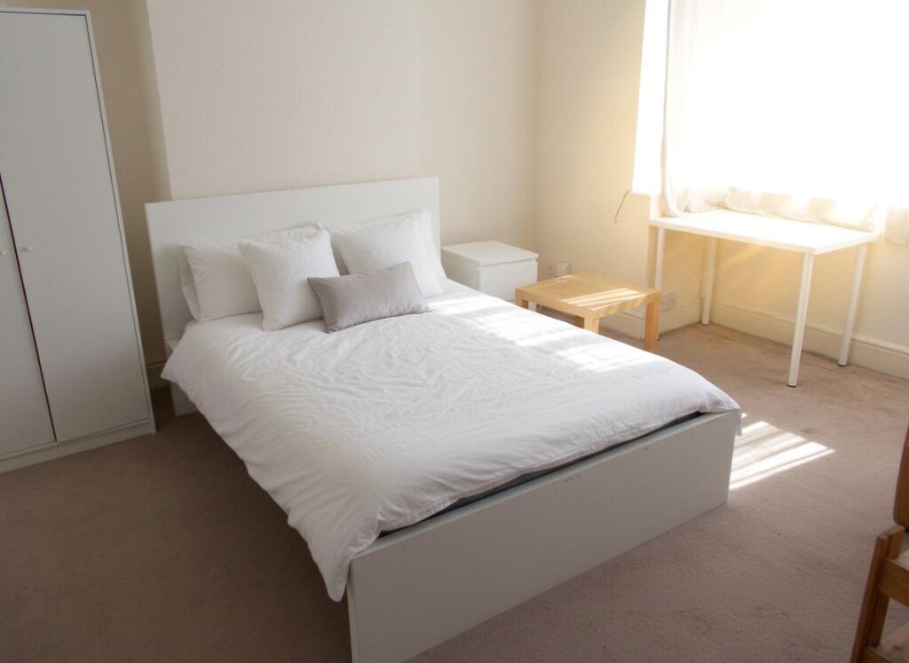 Main image of property: 4 Bedford Crescent, Horfield, Bristol, BS7