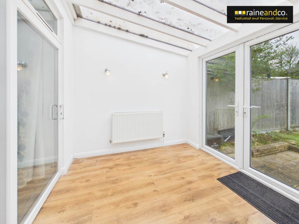 Laurel Avenue, Potters Bar photo 4
