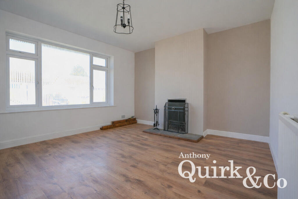 Corona Road, Canvey Island, SS8 - View 3