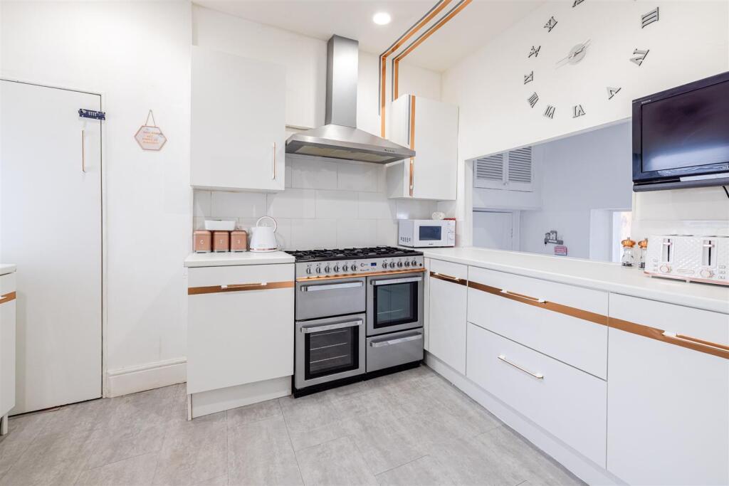 Apartment in Torquay - View 3