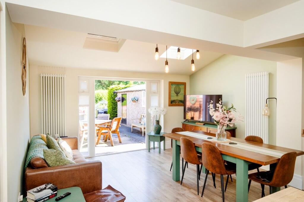 House in Calderdale, Lightcliffe - View 3