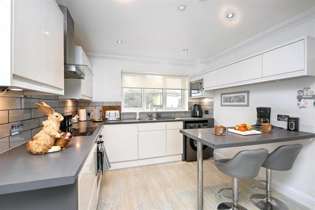 House in Eastbourne, East Sussex - View 3