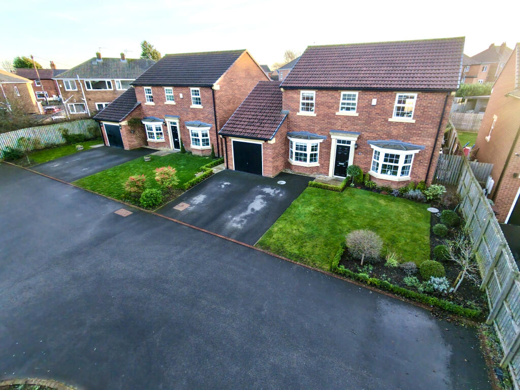 Main image of property: Leafield Gardens, Wrenthorpe, Wakefield