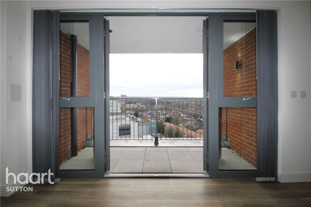 Apartment in Sutton - View 3