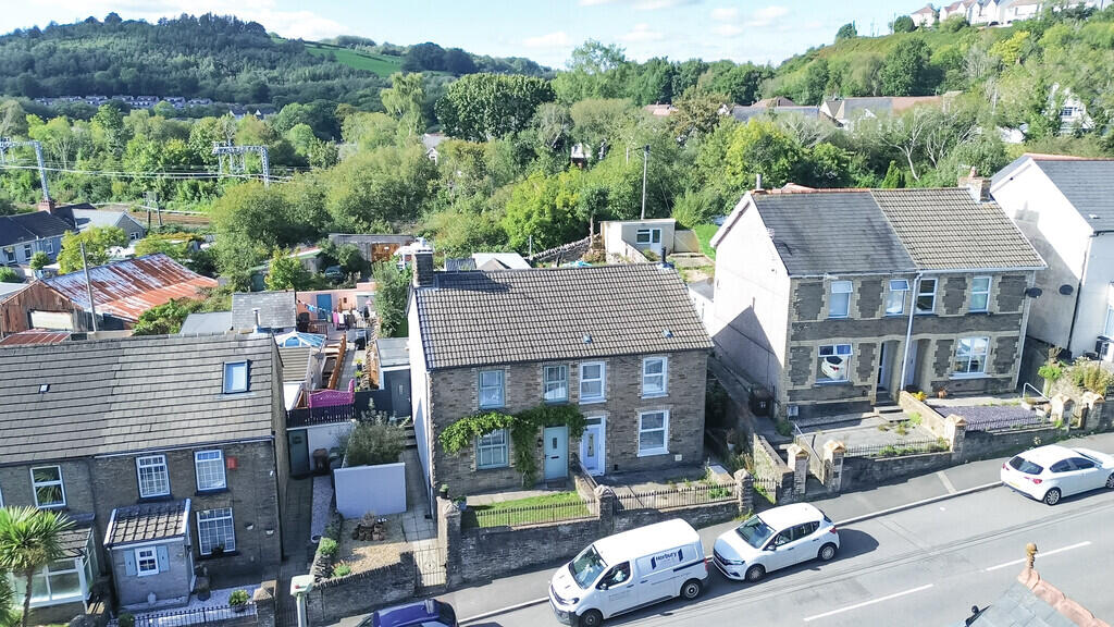 4-bed semi-detached on Bedwlwyn Road, Ystrad Mynach, £290,000