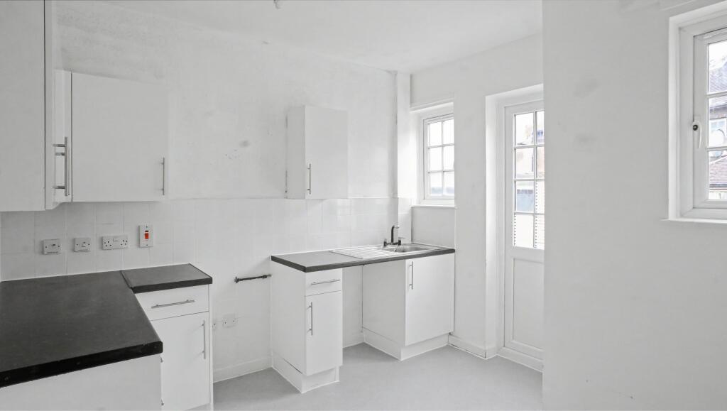 House in London - View 3