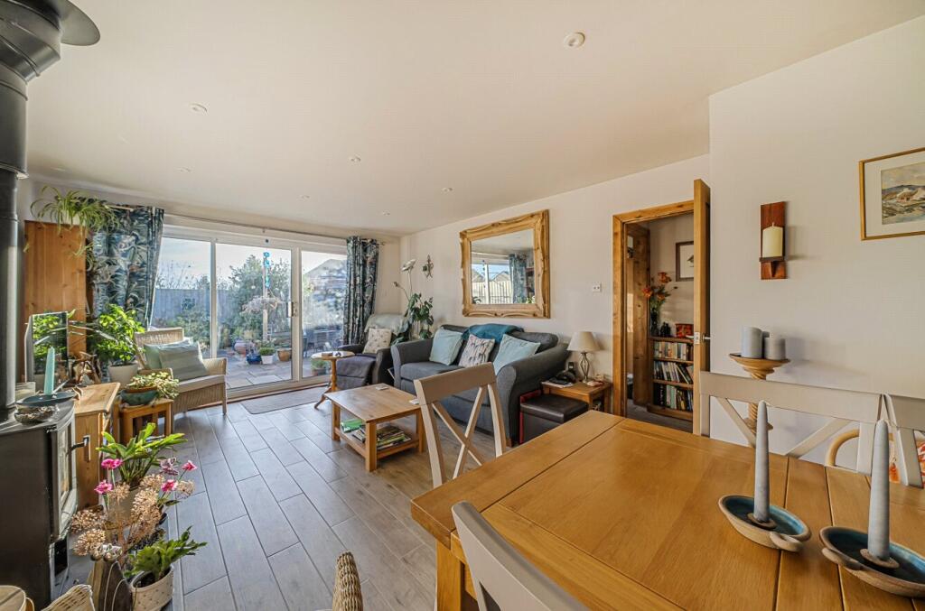 Southgate Drive, Wincanton, Somerset, BA9 photo 3