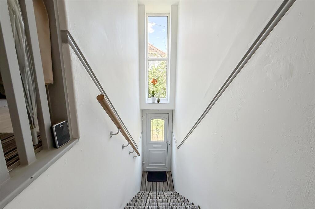 Tavistock Avenue, St. Albans, Hertfordshire, AL1 photo 3