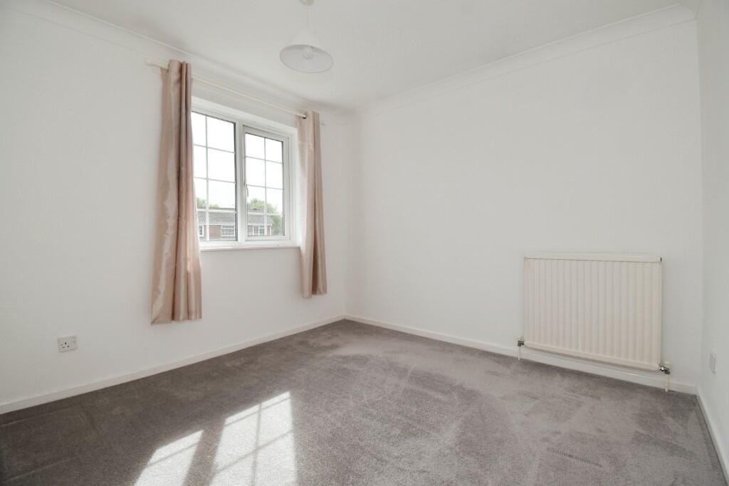 House in Fareham, Locks Heath - View 6