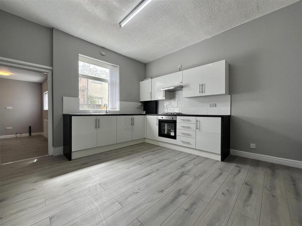 Ridge Hill Lane, Stalybridge photo 4