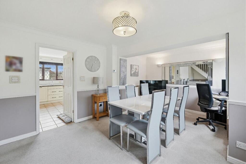 House in Tadworth - View 4