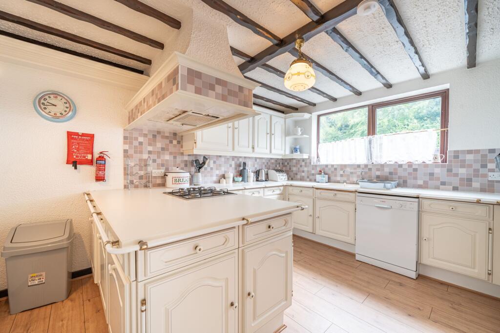House in Bowness-on-Windermere, Windermere - More