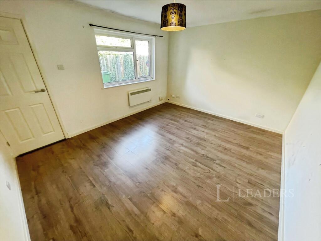 House in Luton - View 2