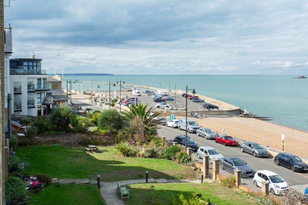 Apartment in Canterbury - View 4