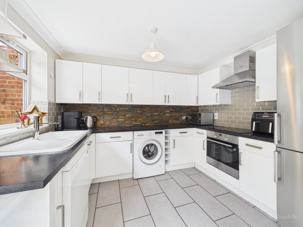 House in Loudwater, Chepping Wycombe - View 5