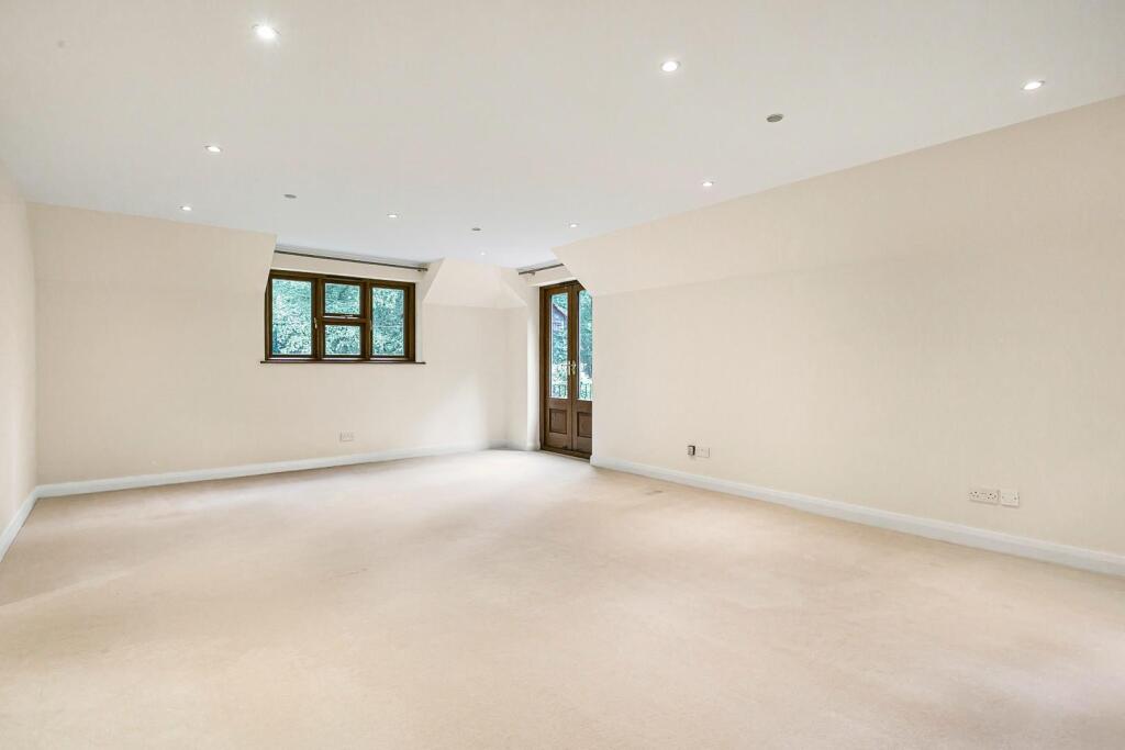 Additional image 23 of West Riding, Tewin Wood, Welwyn, AL6