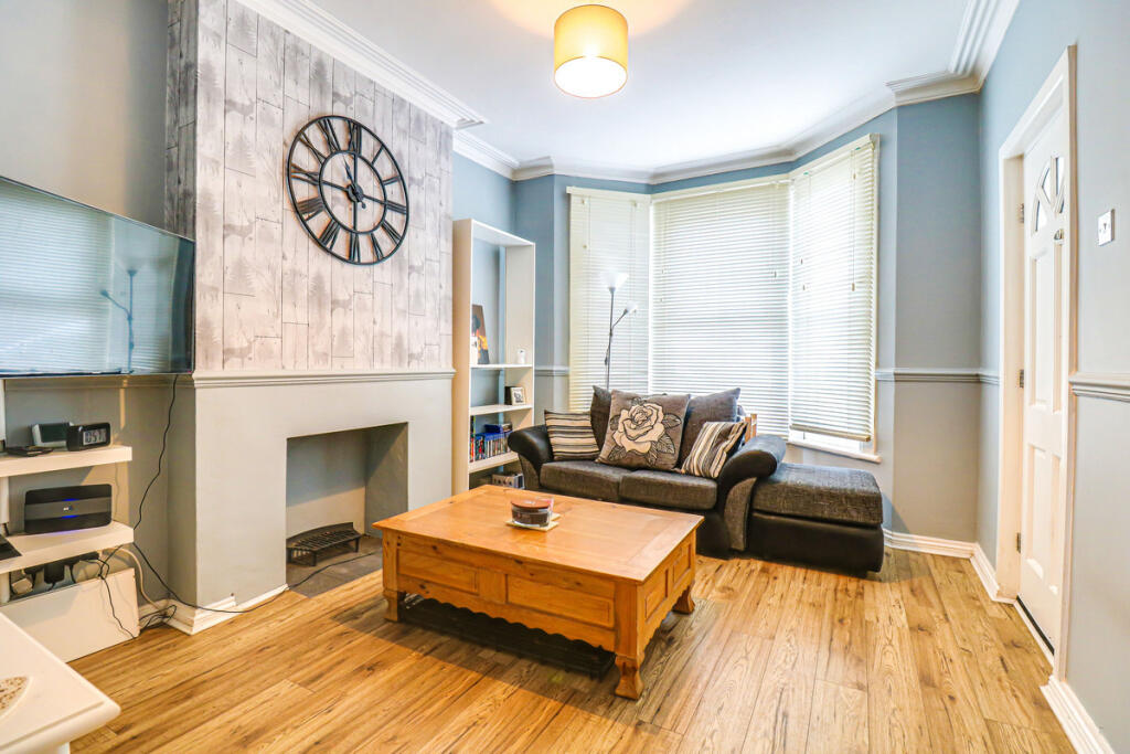 Apartment in Southend-on-Sea, Milton, Prittlewell - View 2