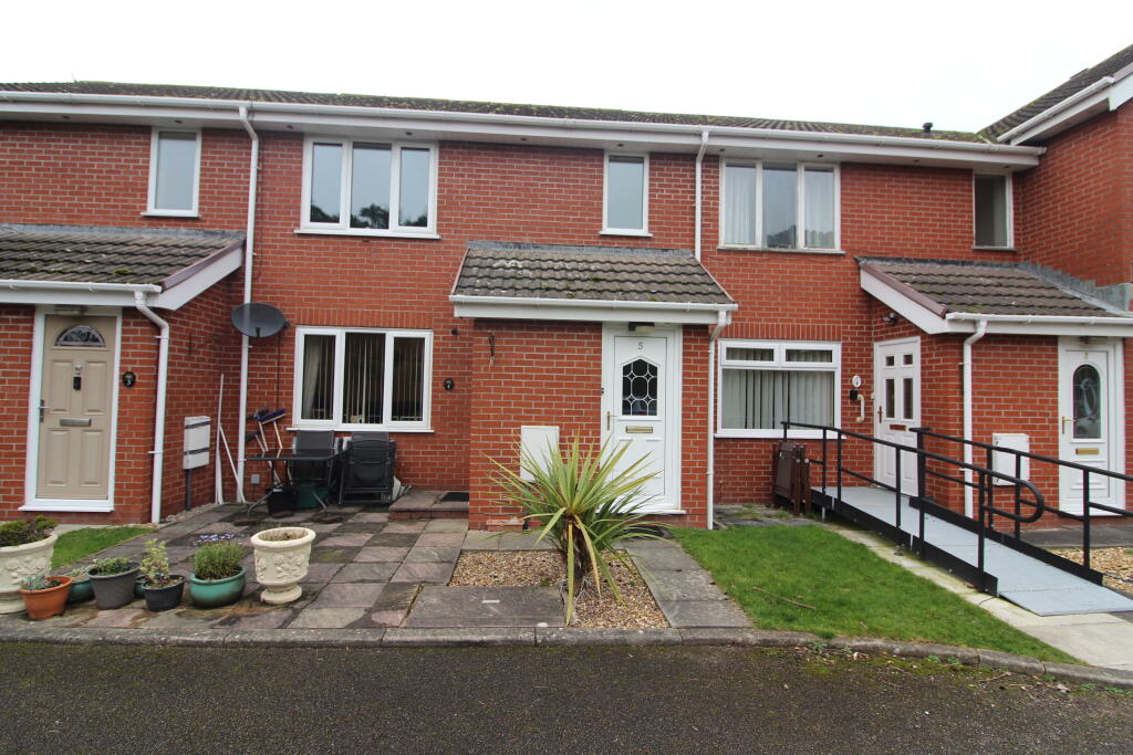 Main image of property: Flat 5, Kingston Mews, Crabtree Road, Thornton-Cleveleys, Lancashire FY5 4HW