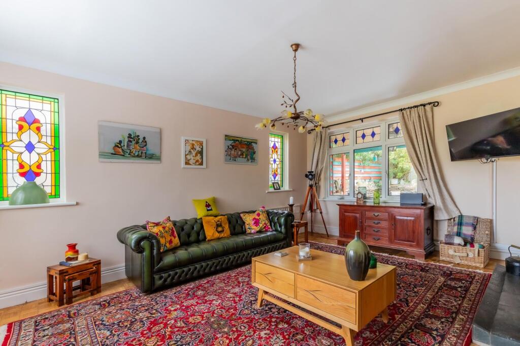 House in Hengoed, Ystrad Mynach, Gelligaer - More