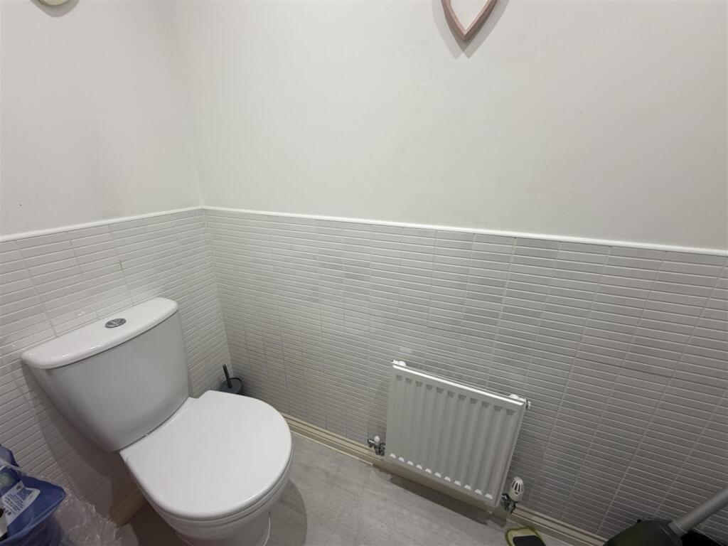 House in Middlesbrough, Grove Hill - More