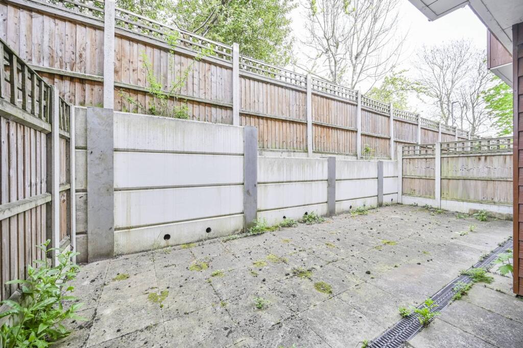 Main image of property: Flora House, 11 Cromie Close, London, N13, Palmers Green, London, N13