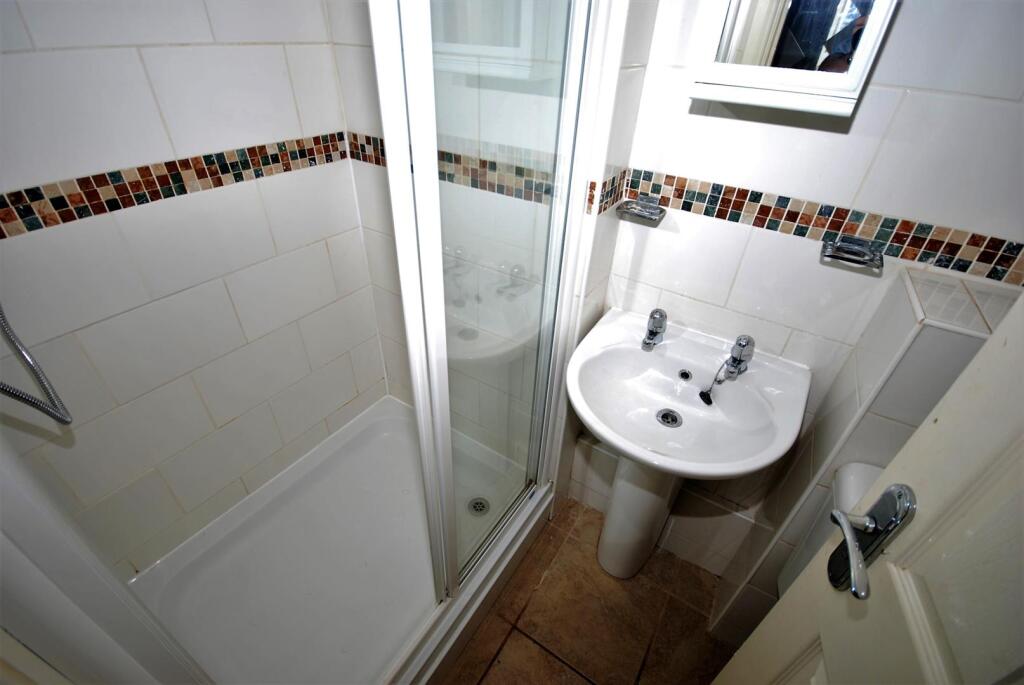 1 bedroom private hall for rent
