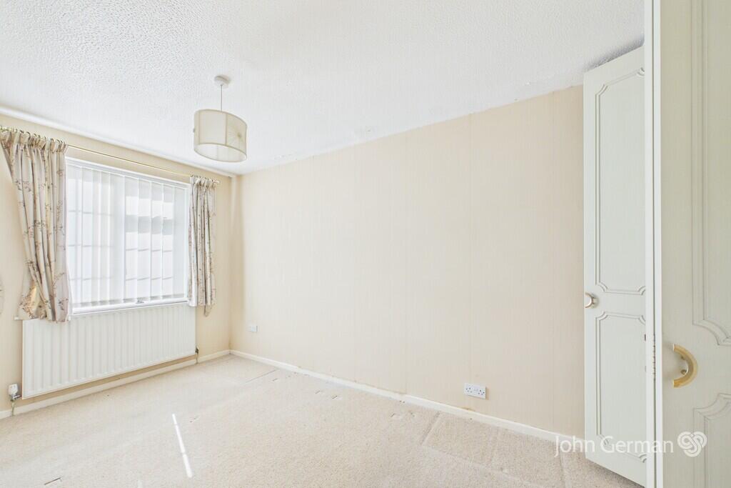 House in Stoke-on-Trent - More