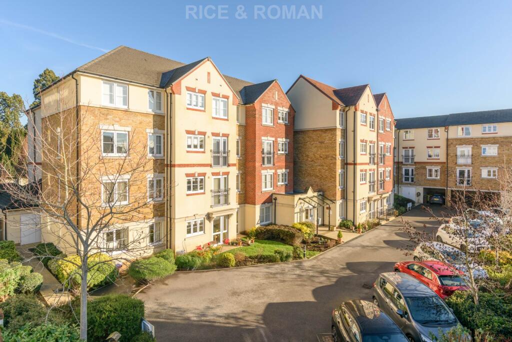 1-bed house on Churchfield Road, Walton On Thames, £130,000