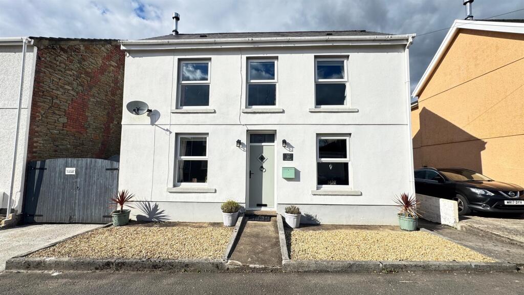 Main image of property: Gron Road, Gwaun Cae Gurwen, Ammanford