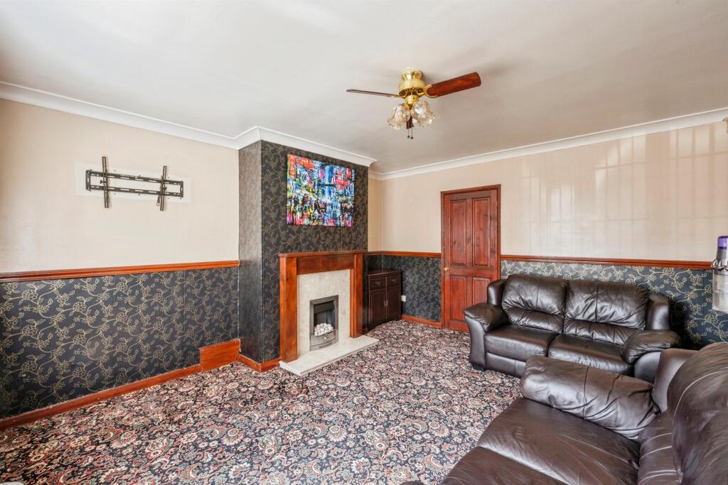 House in Doncaster, Thorne - View 5