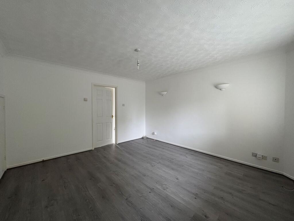 House in Slough - View 2