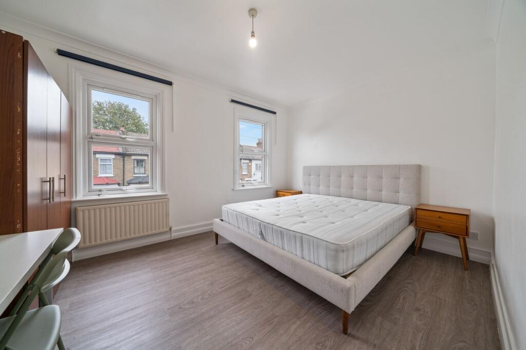 House in London - View 5