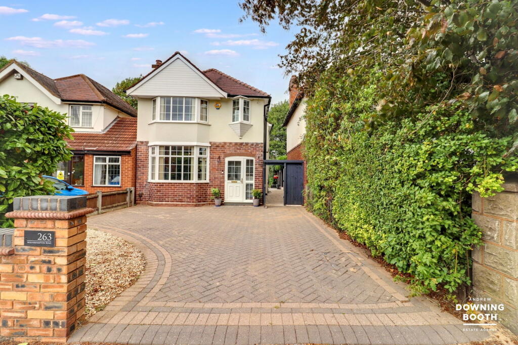 Main image of property: Wolverhampton Road, Pelsall, WS3 4AW - Beautifully Presented Family Home