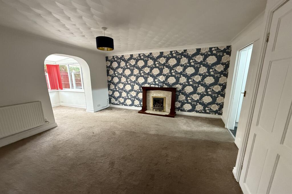 Tasman Close, Old Hall, Warrington, WA5 8QN photo 4