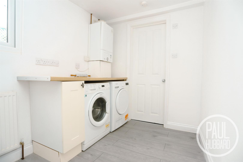 House in East Suffolk, Lowestoft - More