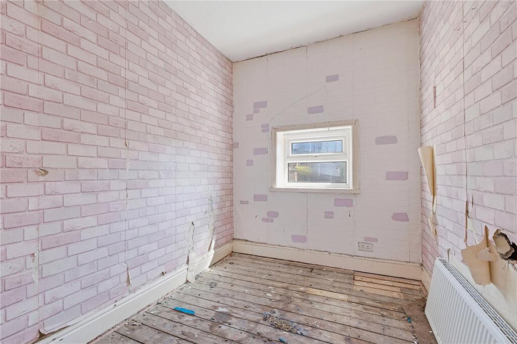 House in Pendle, Knotts, Colne - More